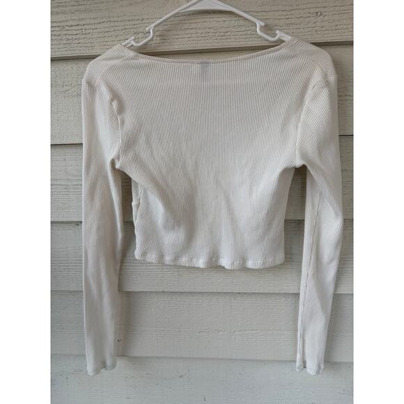 H&M Divided Ribbed Cream Long Sleeve Crop Top Medium - Picture 3 of 4